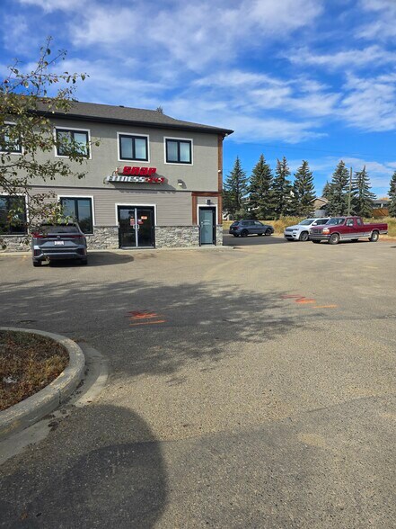 More Photos Of 110 Pelican Pl, Sylvan Lake Office For Sale