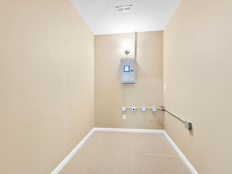 More Photos Of 2690 Hendersonville Rd, Fletcher Medical For Lease