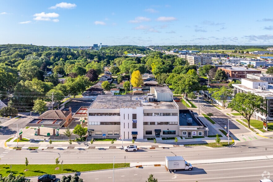 More Photos Of 10625 W North Ave, Milwaukee Medical For Lease