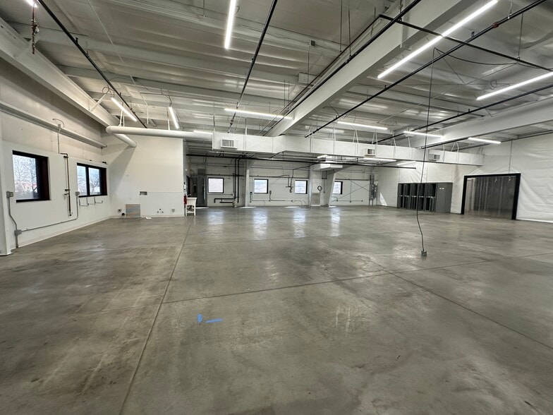 More Photos Of 1650 Skyway Dr, Longmont Manufacturing For Lease