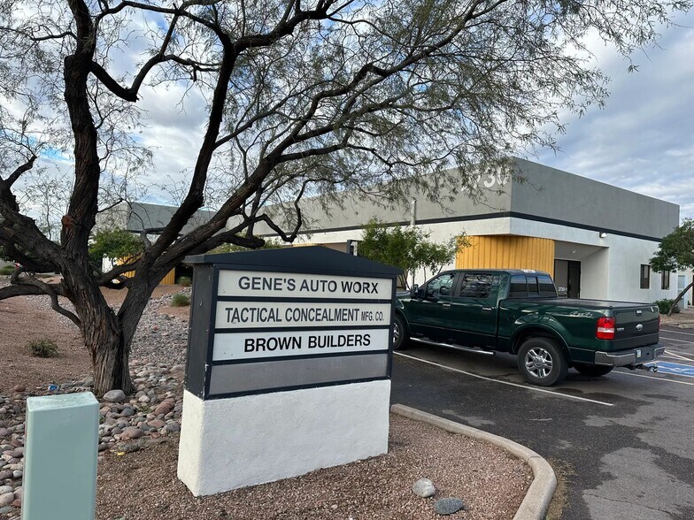 More Photos Of 2740 S Hardy Dr, Tempe Warehouse For Lease