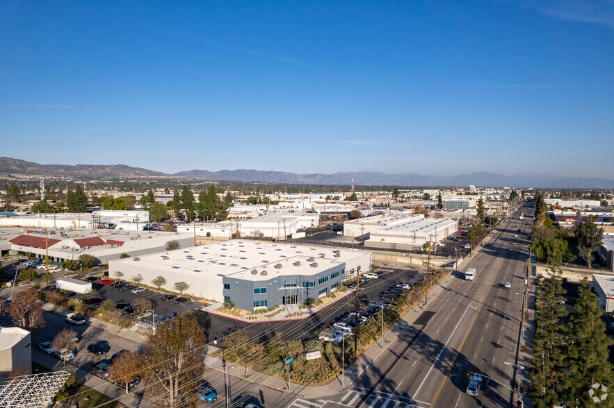 More Photos Of 21123 Nordhoff St, Chatsworth Warehouse For Lease