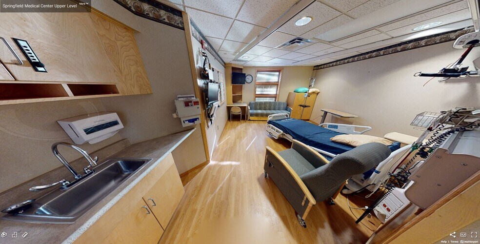 More Photos Of 625 N Jackson Ave, Springfield Healthcare For Sale