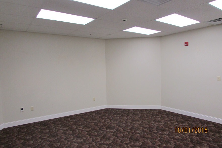 More Photos Of 323 Falls Dr NW, Abingdon Office For Sale