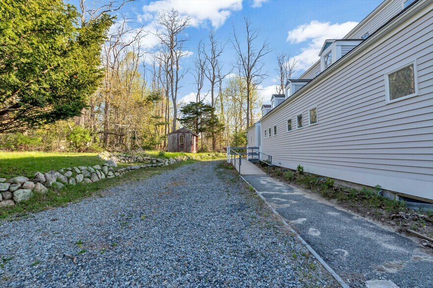 More Photos Of 1049 Main St, West Barnstable Medical For Sale