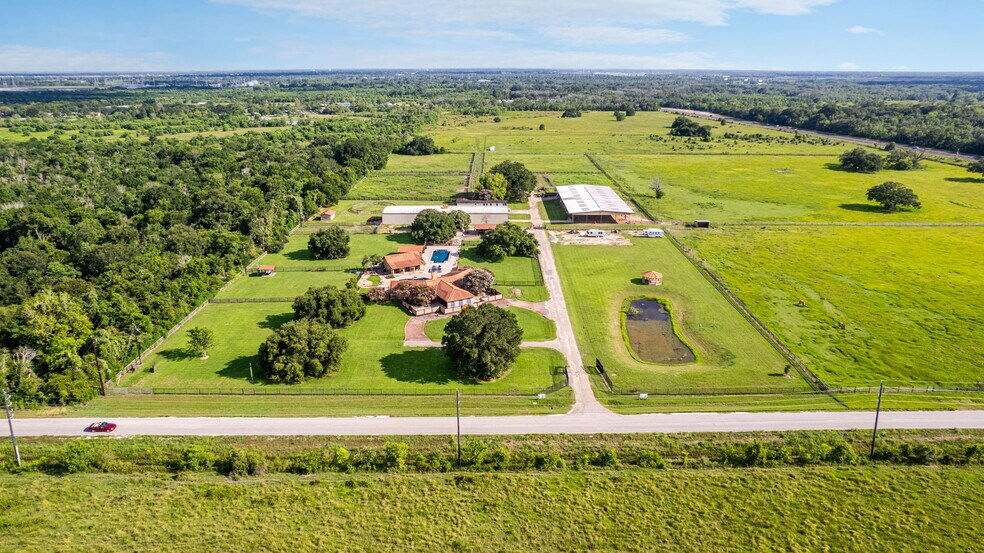More Photos Of 1226 County Road 201A, Angleton Specialty For Sale