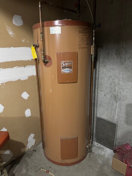 More Photos Of 6 Roberts Ave, Rutland Medical For Sale