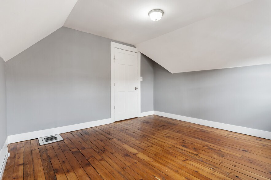 More Photos Of 285 Congress St, Bridgeport Office For Sale