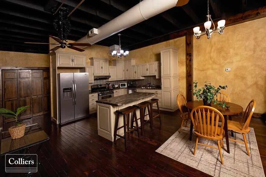 More Photos Of 106-112 E Central Ave, Bentonville General Retail For Sale