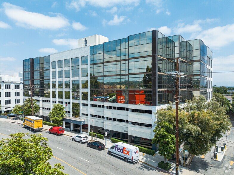 Primary Photo Of 18425 Burbank Blvd, Tarzana Office For Lease