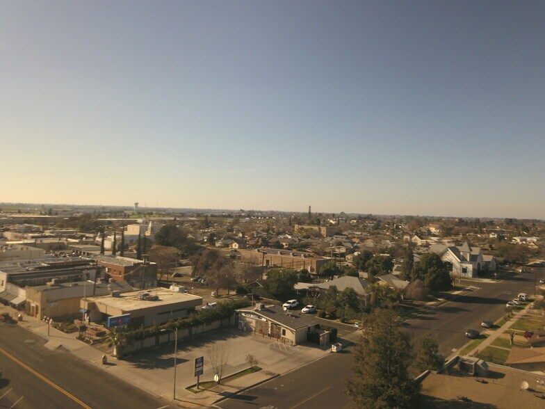 More Photos Of 357 E Tulare St, Dinuba Convenience Store For Sale
