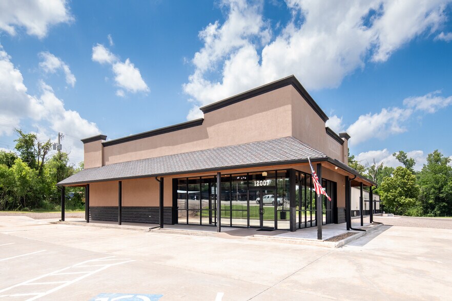 More Photos Of 12007 NE 23rd St, Choctaw Warehouse For Sale