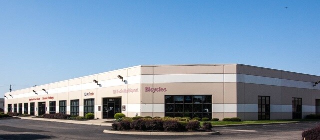 More Photos Of 6185 Huntley Rd, Columbus Showroom For Lease