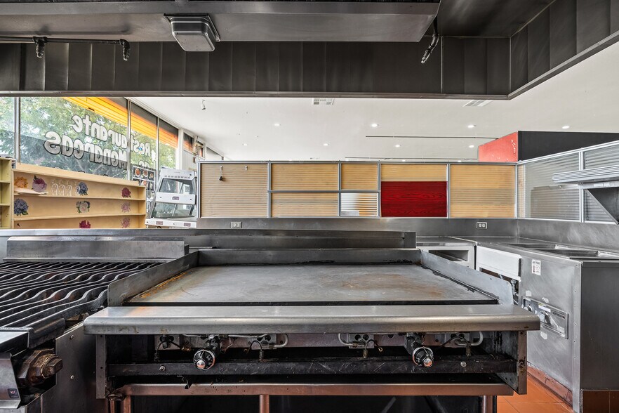 More Photos Of 33027 Road 159, Ivanhoe General Retail For Sale