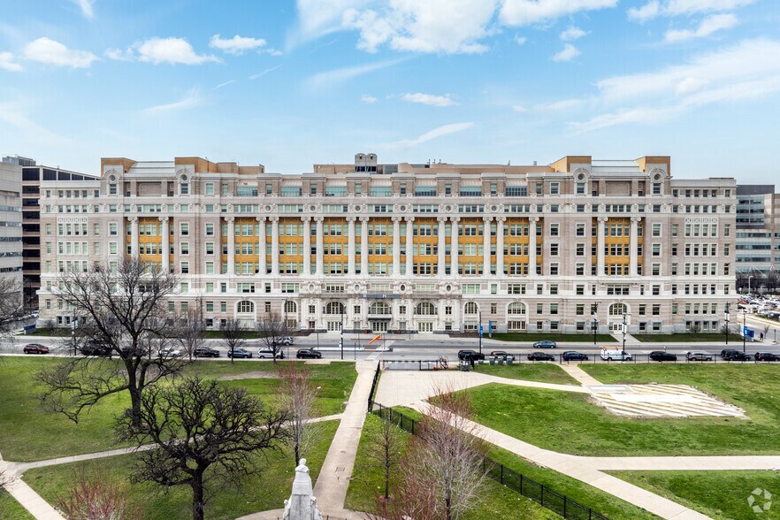 More Photos Of 1835 W Harrison St, Chicago Hospitality For Sale