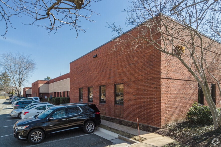 More Photos Of 2751 Prosperity Ave, Merrifield Unknown For Lease