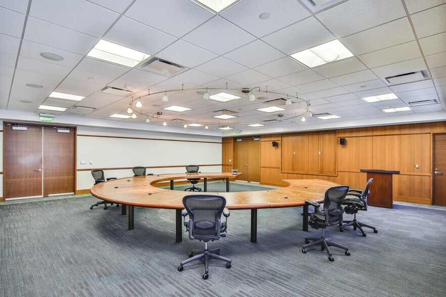 More Photos Of 30801 Agoura Rd, Agoura Hills Research And Development For Lease