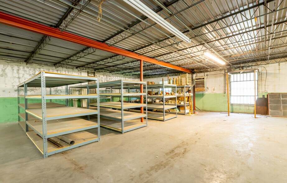 More Photos Of 927 E Madison St, Louisville Warehouse For Sale