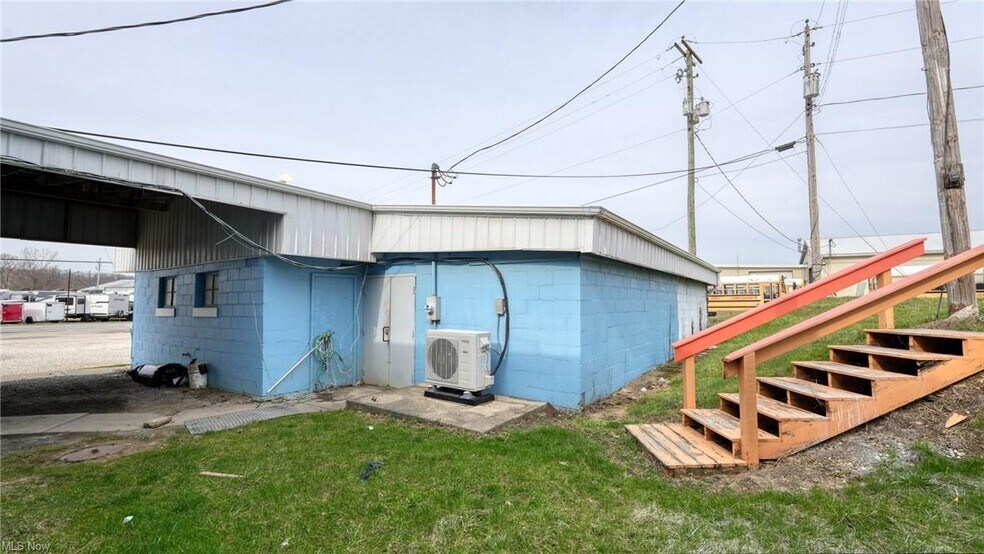 More Photos Of 11445 E Pike Rd, Cambridge Light Manufacturing For Lease