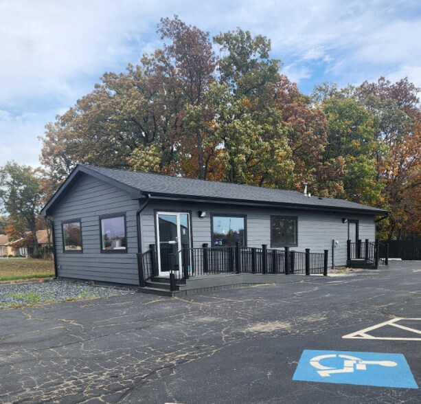 Primary Photo Of 13145 Wicker Ave, Cedar Lake Storefront Retail Office For Lease