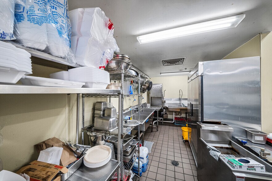 More Photos Of 116 Edward Gary St, San Marcos Restaurant For Lease