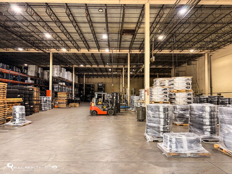 More Photos Of 14290 Lochridge Blvd, Covington Distribution For Lease