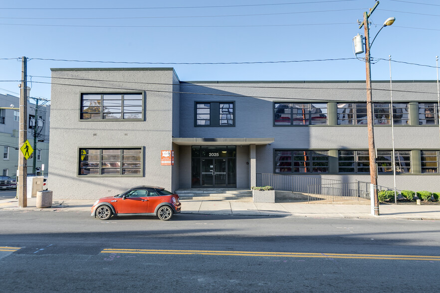 Primary Photo Of 2025 E Main St, Richmond Office For Lease