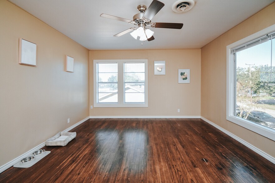 More Photos Of 1503 E Virginia Ave, Victoria Apartments For Sale