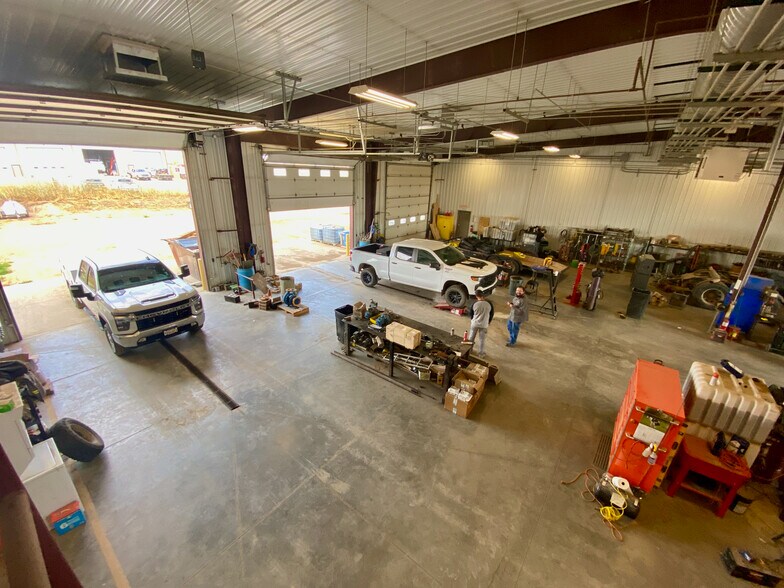 More Photos Of 5812 Jefferson Ln, Williston Service For Sale