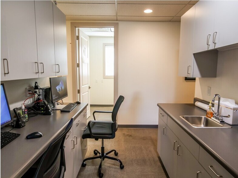 More Photos Of 1200 Office Park Dr, Oxford Medical For Lease