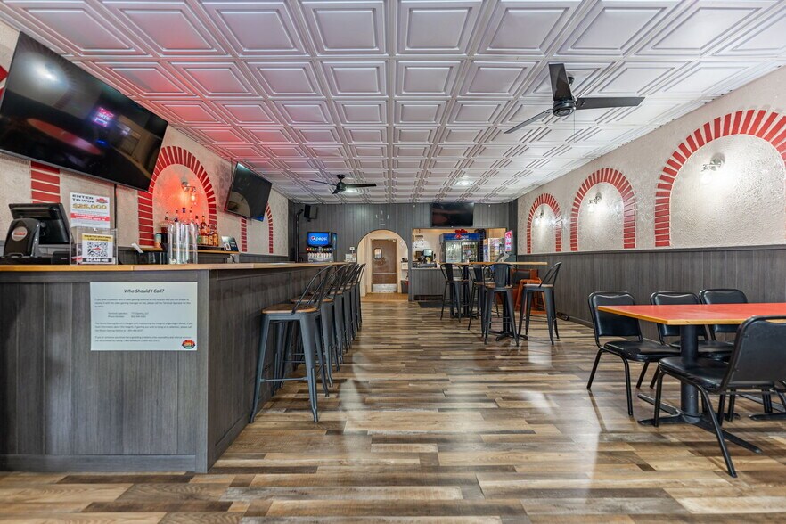 More Photos Of 132 N State St, Belvidere Restaurant For Sale