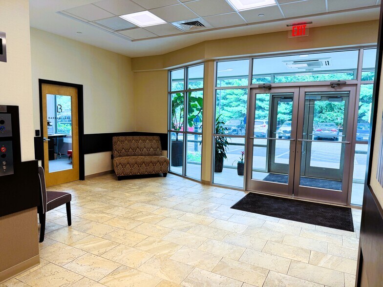 More Photos Of 4 Lan Dr, Westford Office For Lease