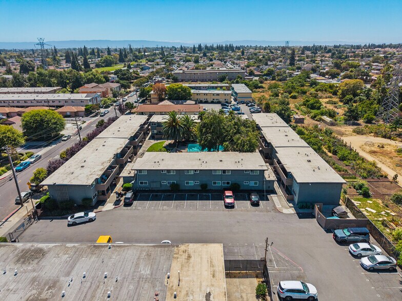 More Photos Of 550 Berry Ave, Hayward Apartments For Sale