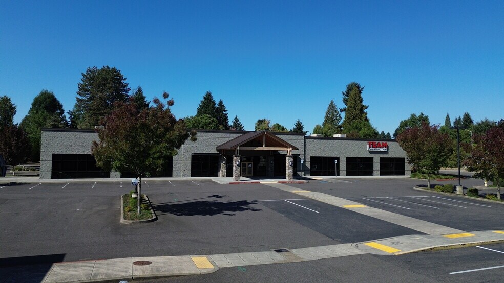 More Photos Of 6701-6715 NE Andresen St, Vancouver Office For Sale
