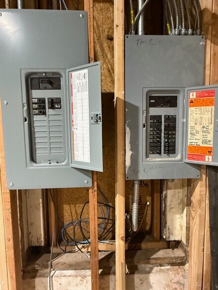 More Photos Of 217 W Main St, Tishomingo Storefront Retail Office For Lease