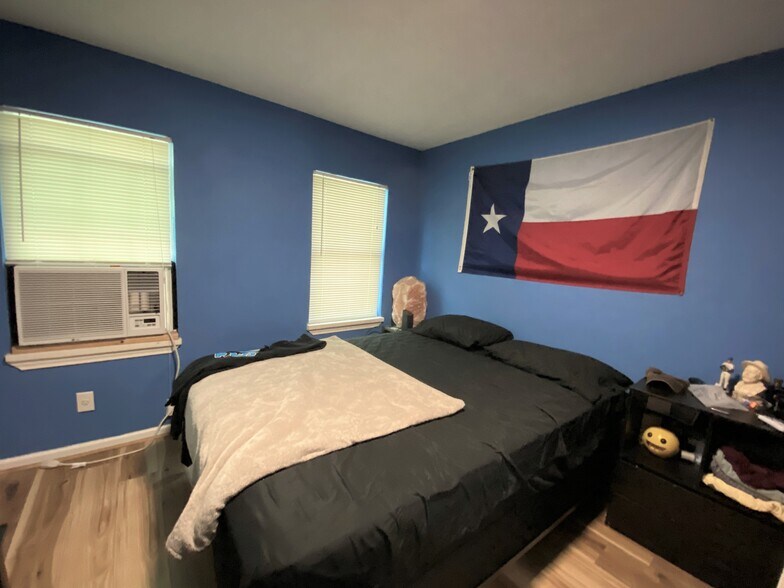 More Photos Of 3522 Sampson St, Houston Apartments For Sale