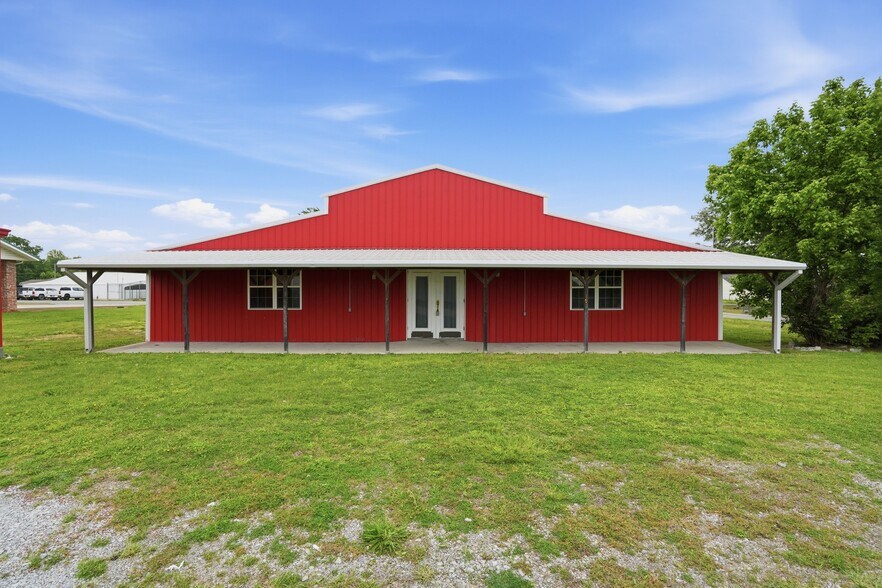 More Photos Of 113 S Wilder St, Chouteau General Retail For Sale