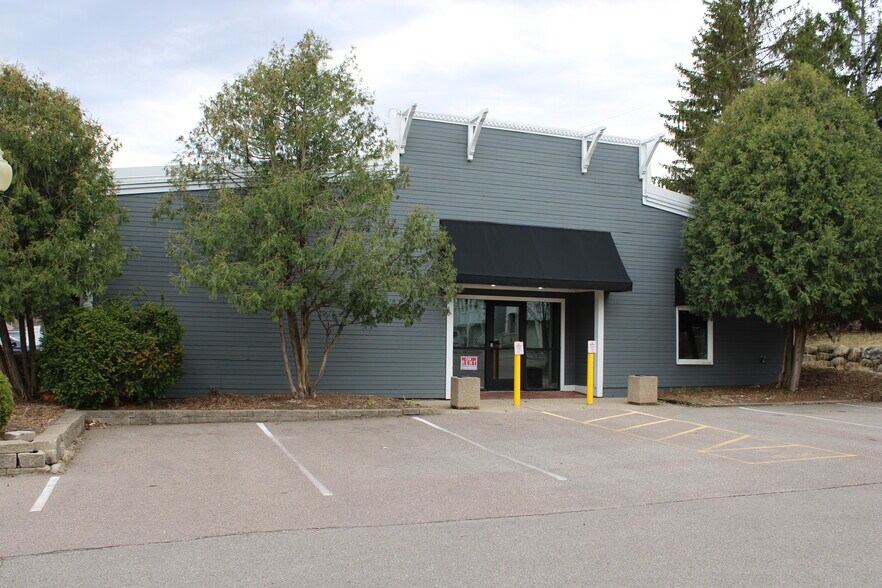 More Photos Of 310-340 Water St, Excelsior Freestanding For Lease