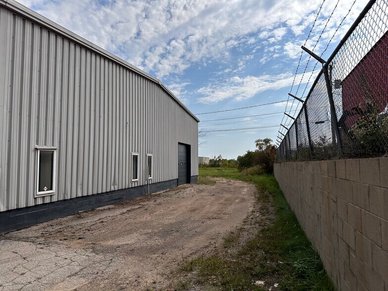 More Photos Of 3945 S Blue Star Dr, Traverse City Service For Sale