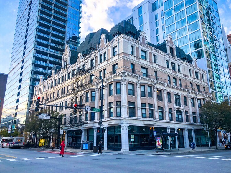 More Photos Of 800 N Clark St, Chicago Apartments For Lease