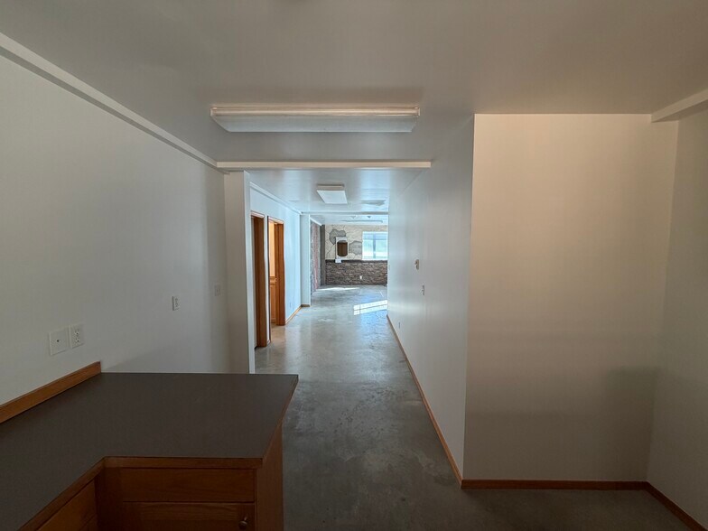 More Photos Of 22407 Foss Rd NE, Poulsbo Warehouse For Lease