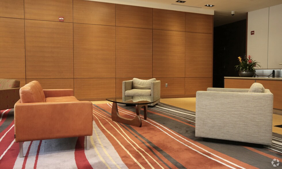 More Photos Of 855 N Wolfe St, Baltimore Medical For Lease