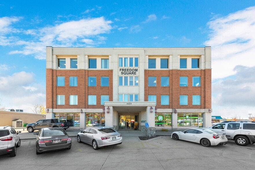 More Photos Of 6659 Pearl Rd, Parma Heights Office For Lease