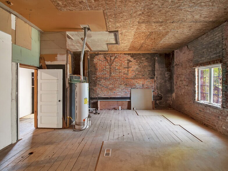 More Photos Of 350 W Front St, Byers Freestanding For Sale