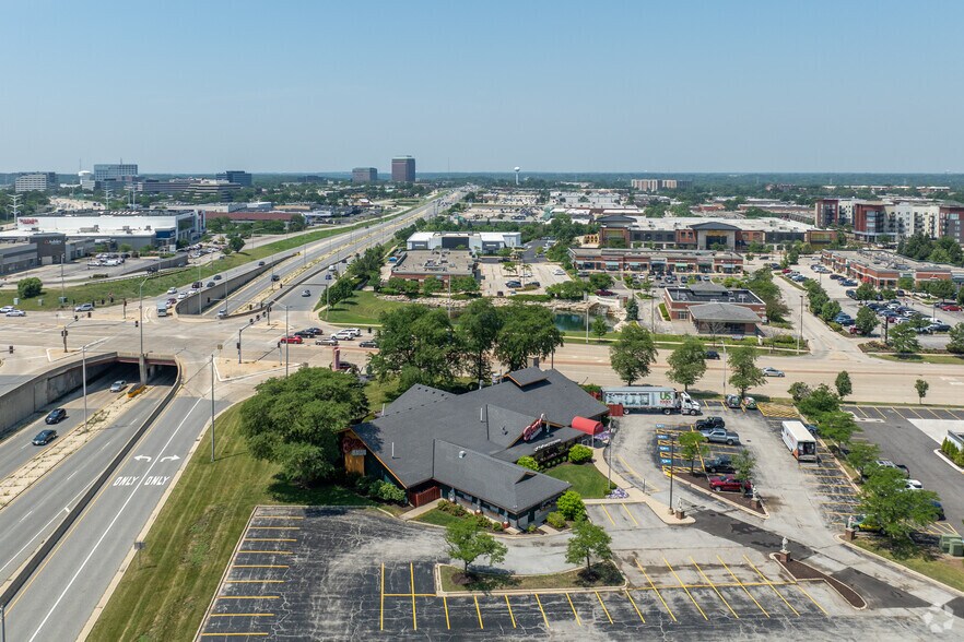 More Photos Of 90 Yorktown Mall Dr, Downers Grove Restaurant For Sale