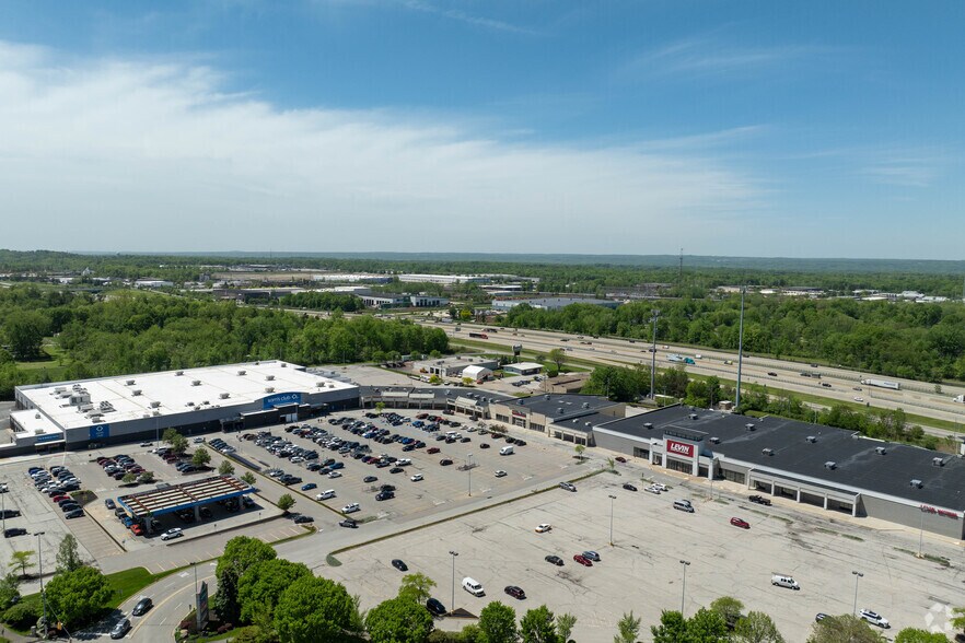 More Photos Of 23120-23290 Broadway Ave, Oakwood Village General Retail For Lease