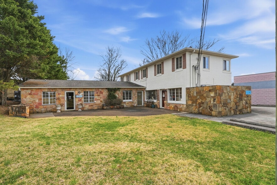 More Photos Of 6712 Kingston Pike, Knoxville Land For Sale