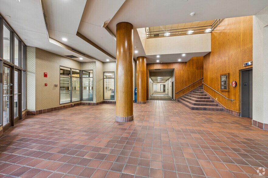 More Photos Of 300 Walnut St, Des Moines Apartments For Sale