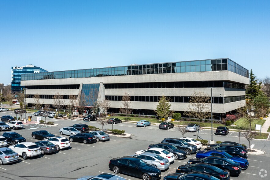 More Photos Of 100 Wood Ave S, Iselin Office For Lease