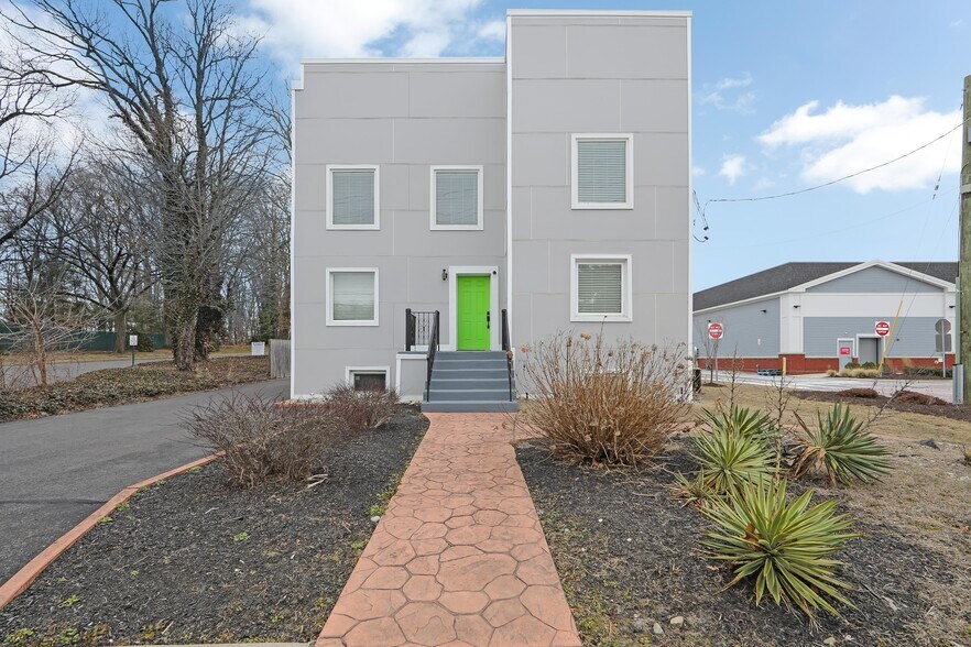 More Photos Of 1805 Springdale Rd, Cherry Hill Coworking Space